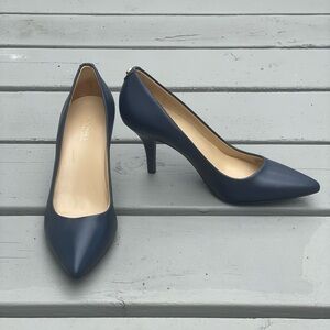Sale ! Michael Kors Alina Leather Pump Navy 6M / perfect office casual style